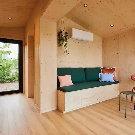 אתר קמפינג Tetris Tiny House דן בוש