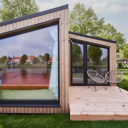 Stadscamping Overboord Κάμπινγκ *