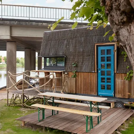 Κάμπινγκ Stadscamping Overboord