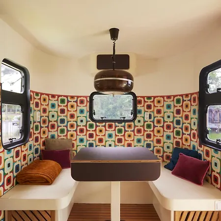 Stadscamping Overboord Κάμπινγκ *