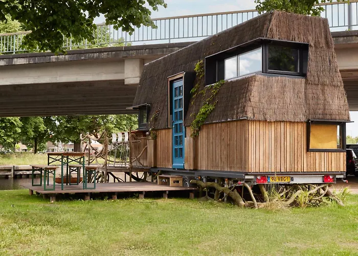 Camping Stadscamping Overboord